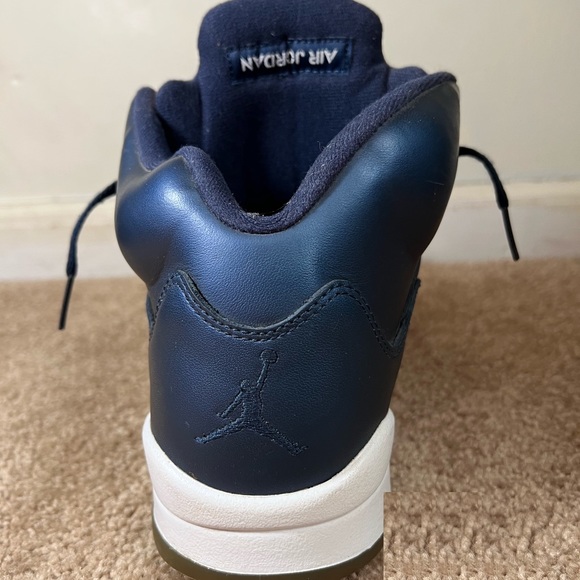 Good condition Air Jordan 5 “Bronze”
Obsidian/Red Bronze-Bright Grape size 10 - Picture 5 of 5